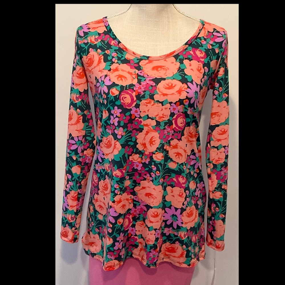 Lularoe Lynnae Top - NWT